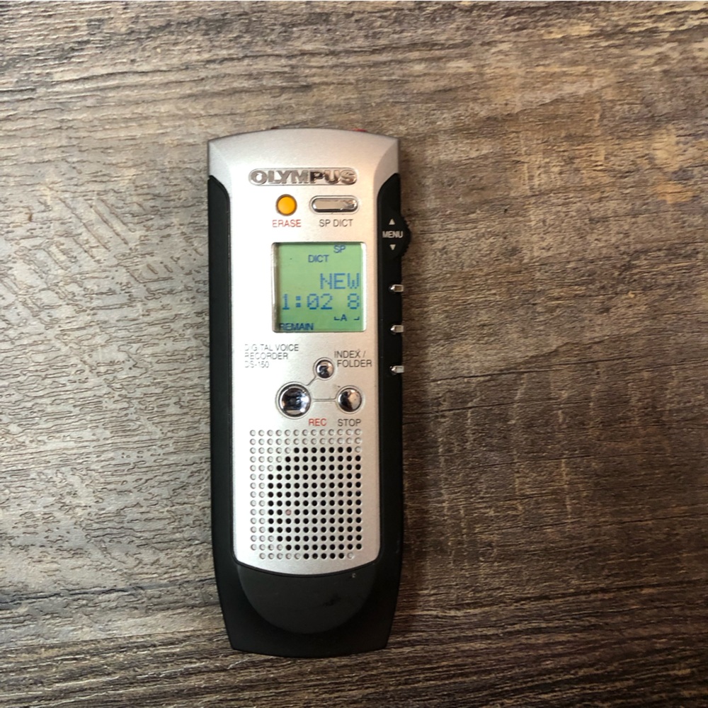 Pre-owned. working. very good condition. Olympus DS-150 Digital Voice Recorder